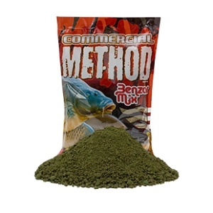 Nada Benzar Mix Method Comercial 800g – nadă special creată pentru lacuri comerciale, cu micropelete și făinuri de pește grase, ideală pentru atragerea și selecția crapului mare pe iazuri private.