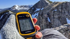 Garmin eTrex SE – Navigator portabil cu ecran de 2.2”, suport multi-GNSS, autonomie 168h, busolă digitală și conectivitate Garmin Explore. Perfect pentru drumeții și geocaching.