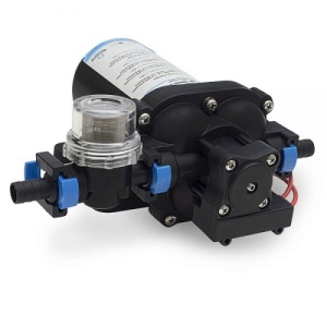 Pompă Apă Albin Pump Marine 12V 4.0GPM – Debit ridicat de 15.1L/min, capabilă să deservească 5 dispozitive, echipată cu presostat Heavy Duty și porturi de conectare rapidă.