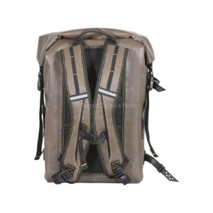 Rucsac Trabucco Seal Storm Roll Top Backpack 25L – rucsac impermeabil cu închidere ermetică, ideal pentru pescuit spinning, barcă, kayaking și activități outdoor în condiții extreme.