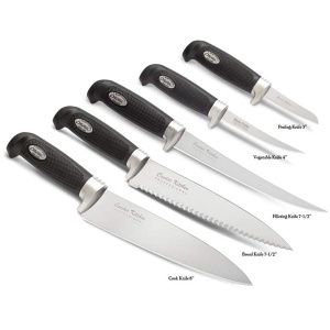 Set Marttiini Condor Kitchen Professional – Ansamblu de 5 cuțite culinare esențiale cu stativ din fag alb pentru protecția lamei și organizare profesională.
