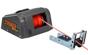 Anchoră electrică premium de proovă Stronger Steelhands 35 PRO (SH-35 PRO), echipată cu motor de 120W la 12V, funcție de intrare lentă a ancorei în apă, coborâre în cădere liberă, ruliu din oțel galvanizat și tambur cu 40m frânghie.