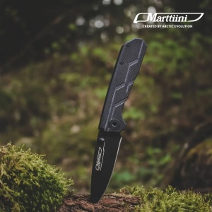 Briceag Marttiini Black 7 Folding Knife – Lamă de 7cm din oțel cromat, sistem de blocare liner lock și mâner durabil din compozit G10 cu clip de prindere.