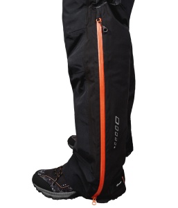 Costum tehnic de iarnă flotabil Graff FLOAT GUARD Fishing Set 215-O-B-8 Edition 4.0, în varianta de culori 8 cu inserții reflectorizante și design tactic, echipat cu membrană BRATEX de 10.000mm, spumă flotabilă FLOAT și fermoare etanșe YKK VISLON.