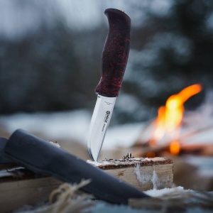Cutit Helle Allmenn cu lama 90 mm din otel 12C27 si maner din mesteacan cret, fabricat manual in Norvegia pentru bushcraft si outdoor