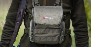 Geantă Hikmicro Binocular Harness HABROK – stabilitate, protecție și acces rapid în orice condiții de teren