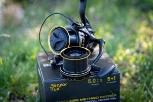 Mulineta Benzár Concourse Method Feeder 8500 – design robust, frână fină și capacitate mare de fir, perfectă pentru pescuit versatile la method feeder.