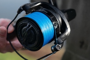 Mulinetă Spod Okuma Obsidian – Cadru C-40X de 500g, recuperare ultra-rapidă 121cm/tur și sistem de oscilație super-lentă pentru distanță maximă.