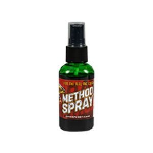 Spray Benzar Mix Method 50ml – atractant spray cu aderență ridicată și dizolvare rapidă, creează nor vizual intens pentru feeder și method feeder, ideal pentru activare instant a vadului.