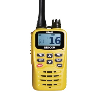 Statie VHF portabila Navicom RT440 6W compacta cu radio FM integrat etanseitate IPX7 si tehnologie WDT