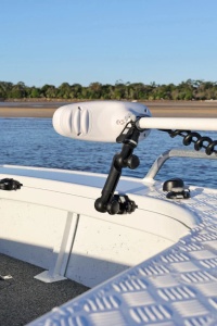 Suport stabilizator telescopic Railblaza XL pentru motor electric de trolling – Braț reglabil din nailon armat cu fibră de sticlă, cap de prindere flexibil G-Hold 50 și montaj detașabil pe baze din gama StarPort.
