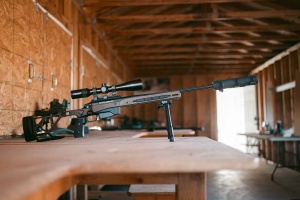 Bipod Tikka Optipod – suport ușor și precis din polimer armat, compatibil Picatinny și pivotant