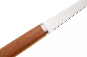 Cuțit Filetat Marttiini Cabin Chef – Instrument profesional cu lamă de 110mm din oțel inox, design semnat de Harri Koskinen și mâner din mesteacăn tratat termic.