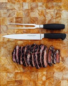 Cuțit Marttiini Kide Carving Knife – Lamă forjată de 210mm din oțel inox german 1.4116, mâner ergonomic din Santoprene® și design finlandez de înaltă precizie.