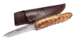 Cuțit de vânătoare Miguel Nieto Viking cu lamă de 10.5cm din oțel 440C, construcție Full Tang și mâner ergonomic din lemn de măslin.