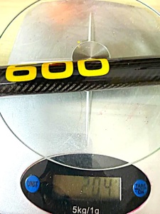 Lansetă bologneză Benzar Concourse Blade Bolo 6m, ultraușoară, realizată din carbon Toray 46T, cu inele Seaguide Zirconia și mandrină Fuji pentru control și precizie maximă.
