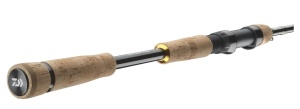 Daiwa Legalis Solid Jiggerspin – vârf solid extra-sensibil, blank HMC+, acțiune rapidă perfectă pentru jigging la șalău, biban și știucă.