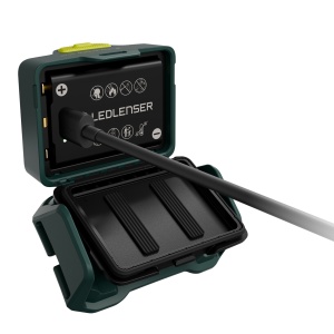 Lanternă frontală reîncărcabilă Ledlenser HF4R Forest Green 650 lumeni cu lumină roșie și etanșeitate IP67.