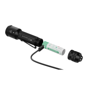Lanternă tactică compactă reîncărcabilă Ledlenser TAC6R 2000 lumeni cu sistem optic Multi-Lens și protecție IP68.