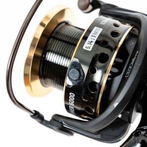 Mulineta Carp Expert Power Method Runner cu sistem bait-runner, tambur metalic și construcție robustă, ideală pentru pescuit la feeder, method feeder și crap.