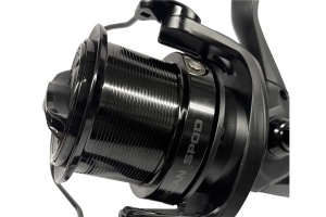 Mulinetă Spod Okuma Obsidian – Cadru C-40X de 500g, recuperare ultra-rapidă 121cm/tur și sistem de oscilație super-lentă pentru distanță maximă.