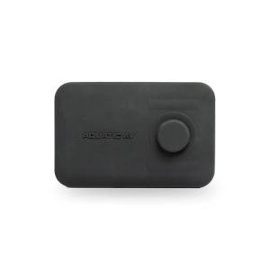 Player Marine Stereo Aquatic CP6 – Unitate audio neagră compactă cu Bluetooth, port USB de mare viteză (2A), ecran protejat optic și certificare IP65 pentru utilizare nautică profesională.