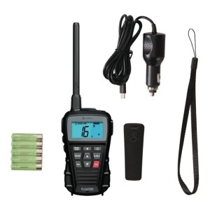 Stație radio maritimă VHF portabilă Cobra BlueBound 150 flotabilă cu încărcare USB-C.