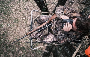 Bushnell Nitro 10×42 – ED Prime, prisme BaK-4 PC3, EXO Barrier, FMC, Ultra-Wideband Coating, IPX7, 695 g, 140 mm. Claritate excelentă în orice condiții.