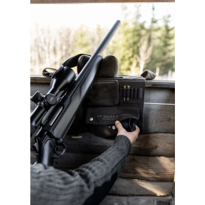 Geantă accesorii vânătoare Sauer Brown cu suport de pușcă detașabil și 6 bucle exterioare pentru cartușe.