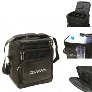 Geanta Daiwa Medium Cu 5 Cutii Pentru Naluci