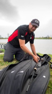 Husa Daiwa Tournament Pro Feeder Holdall 2 Lansete + 2 Mulinete 180cm - Img 5