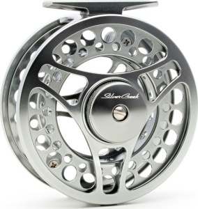 Mulineta Daiwa Silvercreek 5/6 – corp CNC, frână fină, greutate redusă, ideală pentru pescuitul la muscă în stil premium.