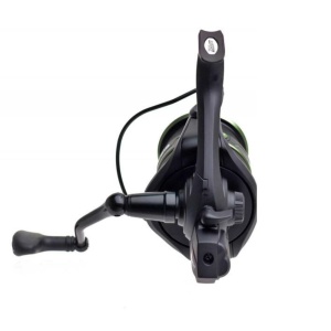Mulinetă Formax Accela Distance Feeder 6500 – Detaliu tambur Long Cast, sistem Worm Shaft și manivelă metalică înșurubabilă.