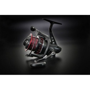 Mulineta Formax Visage Aluma Feeder 4000 cu corp din aluminiu, frână carbon 8kg, arbore melcat și tambur metalic – performanță premium pentru method și feeder modern.