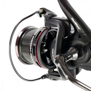 Mulinetă Formax Visage Feeder 3000 – Detaliu tambur cu clipsuri metalice duble și mecanism Worm Shaft pentru performanță de top.