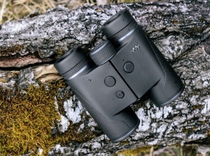 Binoclu Blaser Rangefinder 10x42 – telemetru laser până la 2.950 m, senzori integrați, optică premium și aplicație balistică pentru vânătoare la distanță