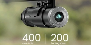 Cameră de acțiune pentru vânătoare HIKMICRO HIKCam A7E 4K 64GB, echipată cu sistem de activare la recul, zoom 2x-8x, protecție IP67 și adaptoare de montaj pe țeavă.