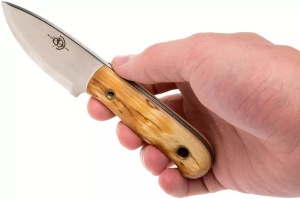 Cuțit Helle Mandra – Instrument full-tang compact cu lamă de 69mm din oțel triplu laminat, mâner din mesteacăn și teacă tradițională din piele