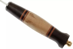 Cuțit Helle Harding – Instrument tradițional de vânătoare cu lamă de 100mm din oțel triplu laminat, mâner hibrid din mesteacăn și nuc, cu teacă din piele naturală inclusă