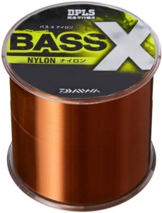 Fir Monofilament Daiwa Bass-X Nylon Assam Brown 300m - Img 2