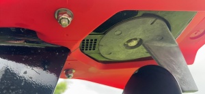 Hydrofoil StingRay HyperFoil 500 (HyperSpeed Red) pentru motoare de 4 - 300 CP – Stabilizator nautic premium de performanță, montaj hibrid flexibil și nivel mediu de ridicare a provei.
