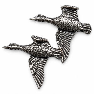 Insignă pălărie vestă vânătoare Rațe în Zbor Brown aliaj zinc finisaj patinat