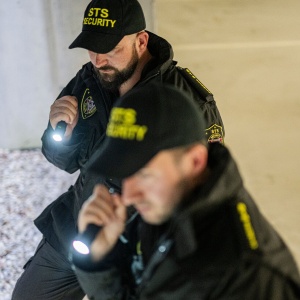 Lanternă tactică compactă reîncărcabilă Ledlenser TAC6R 2000 lumeni cu sistem optic Multi-Lens și protecție IP68.