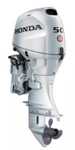 Motor barcă Honda BF50DK4 SRTU 50CP cu cizmă scurtă 416 mm, comenzi la distanță, Power Trim & Tilt, injecție PGM-FI și rezervor combustibil 25 L inclus.