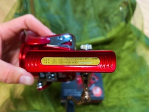 Mulineta Benzar Method Feeder 6500 cu doi tamburi din aluminiu, frână micrometrică și design optimizat pentru pescuitul modern la method feeder.
