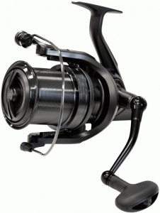 Mulineta Daiwa Emblem 45SCW QD 6000 Big Pit – cursă tambur 45mm, SCW, Quick Drag și construcție robustă pentru lansări extreme.