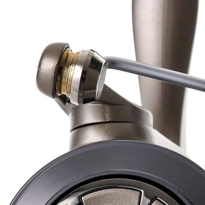 Mulinetă Formax Thunder NG Feeder – Construcție solidă cu corp din aluminiu, tambur Long Cast mărit și sistem de așezare a firului S-Curve.