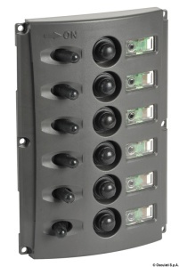 Panou electric 12V Seaworld Osculati din PVC gri inchis cu sigurante automate, IP65 si suruburi ascunse, disponibil in variante cu 4, 5+USB si 6 canale.