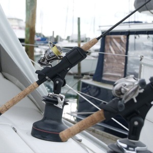 Suport Lansetă Railblaza Rod Holder II – Versiune modulară ultra-robustă, complet reglabilă, fabricată din materiale premium rezistente la mediul marin.