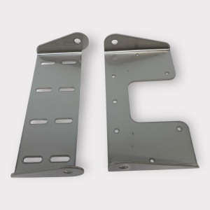 Suport inox robust pentru montarea sondei Garmin Panoptix PS30 pe traversa bărcii.